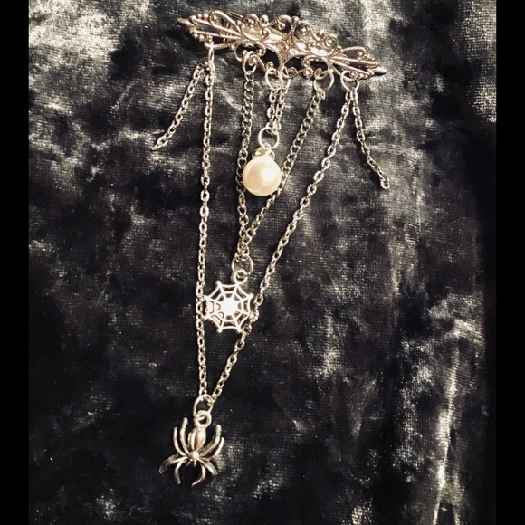 Silver hair clip spider and web Halloween chains - Picture 2 of 15